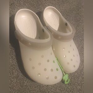 White Classic Frosted Clogs| Size M7/W9| NWT